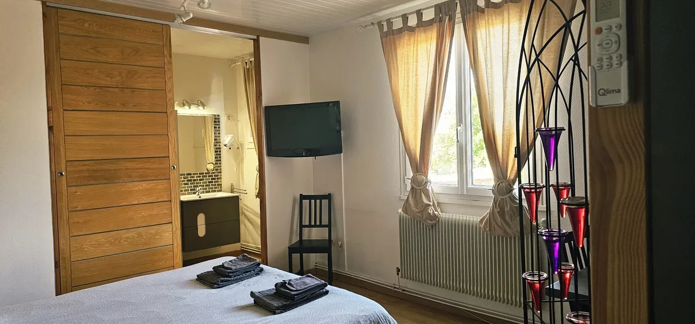 La Chambre du Village avec vue sur les toits